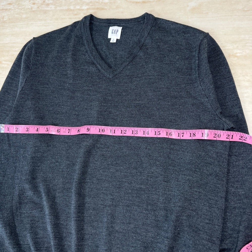 Gap Mens V-Neck Sweater Charcoal Gray Heather Knit Long Sleeve Size Medium - Picture 5 of 10
